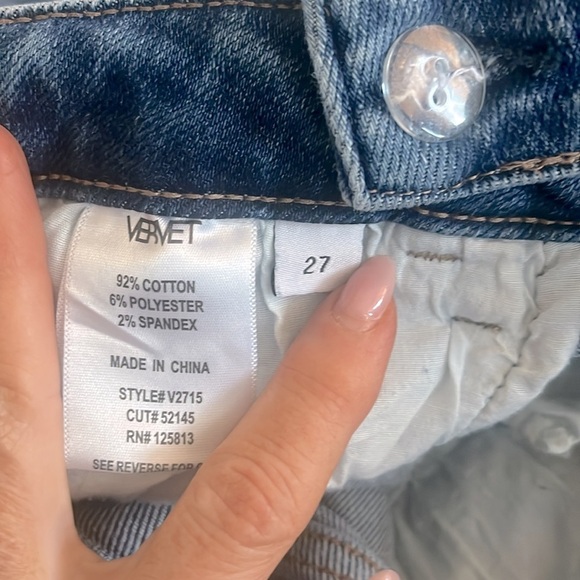 NWOT Vervet High Rise Cris Cross Button Fly Released Hem Jeans in Medium Wash 27 - Picture 8 of 10